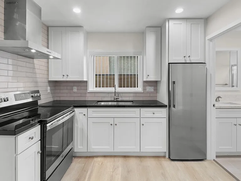 2823 S Corning St #5 — Photo 9