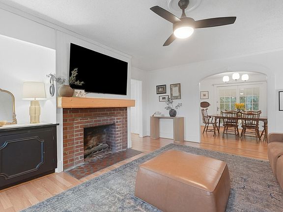 4th image of 720 Vernon Ave
