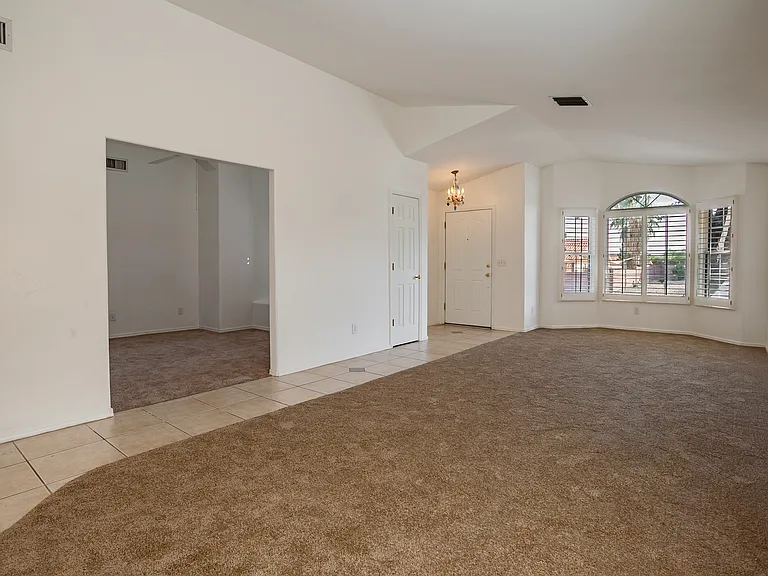 685 W Placita Vega Vis — Photo 35
