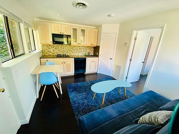3rd image of 270 Tavistock Ave