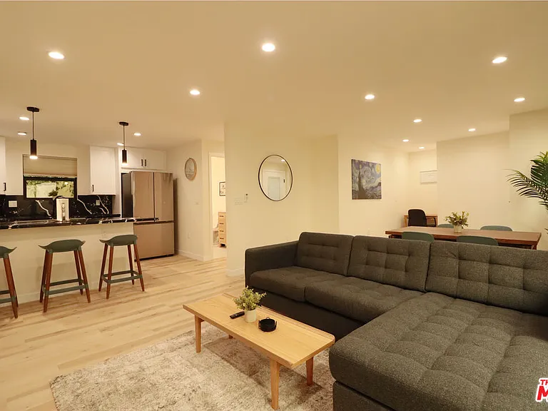 918 N San Vicente Blvd #E — Photo 1