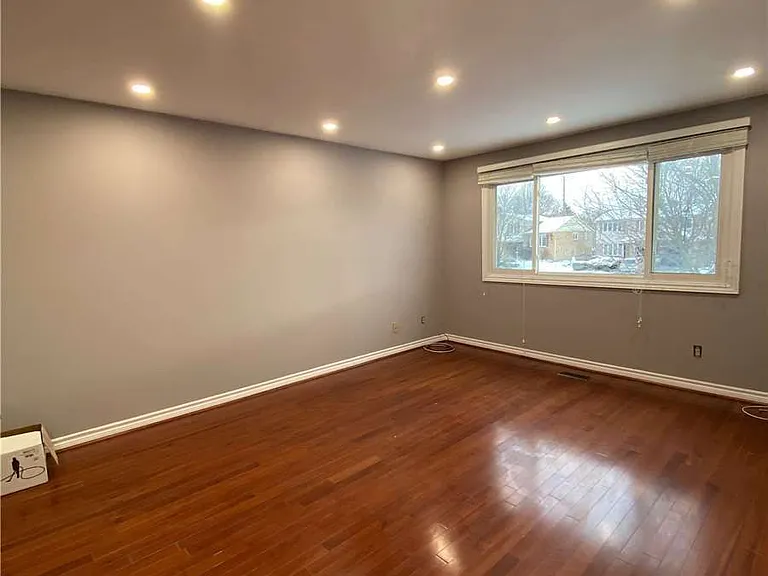 81 Eastman Cres #MAIN AND 2ND FLOORS — Photo 17
