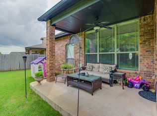 2312 Wimberley Creek Dr, Moore, OK 73160