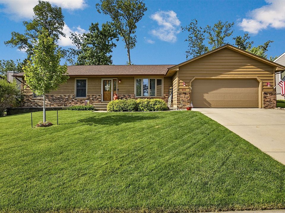 1st image of 2111 Sandalwood Dr NE