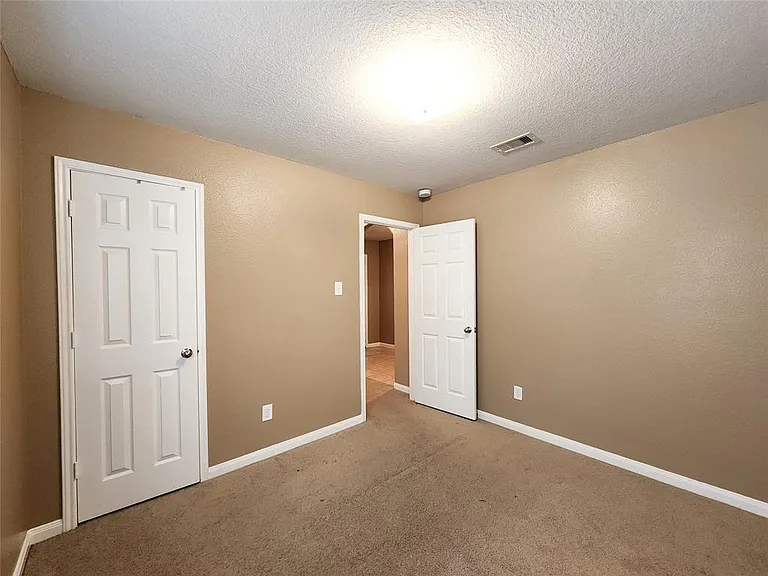 927 Paradise Rd — Photo 10