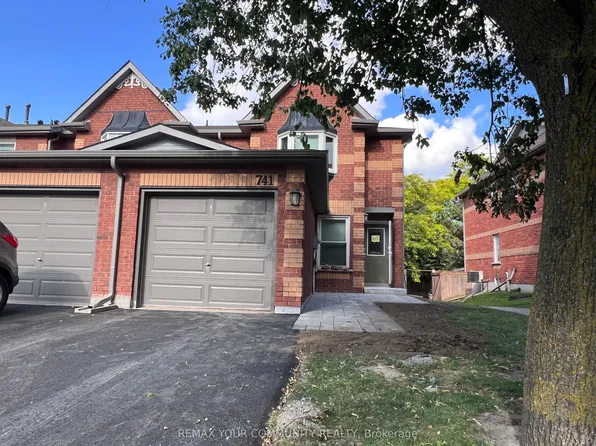 741 Caradonna Cres #25, Newmarket, ON L3X 1W5