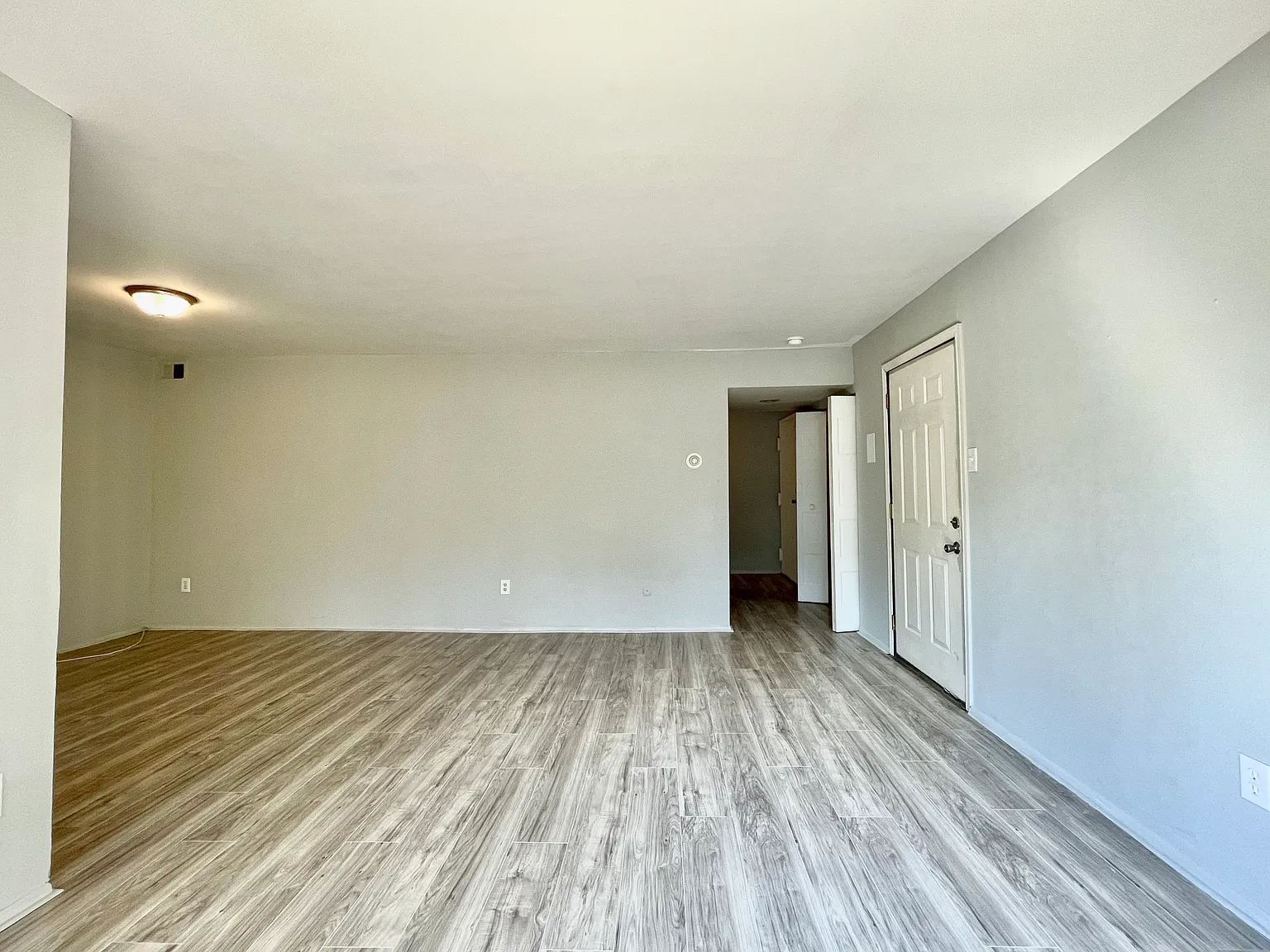 2 bed, 820 sqft, $1,500 — Photo 4