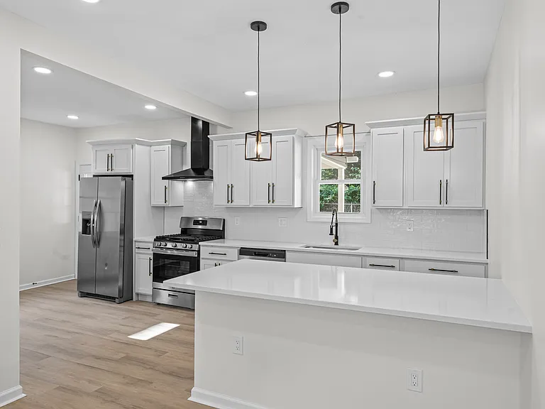 12028 Wade Park Ave — Photo 11
