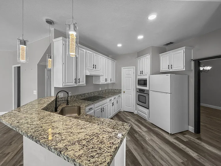 2132 Cliffside Dr — Photo 16