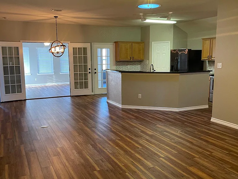 4700 Topaz Ln — Photo 3