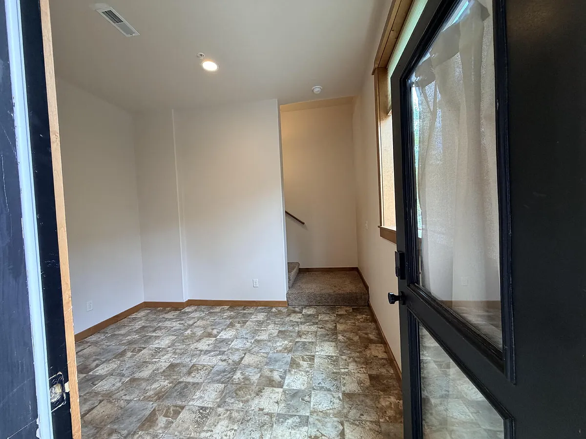 Building Photo - 3237 N 27th Ave #D