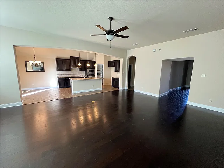 3826 Hyde Park Dr — Photo 6