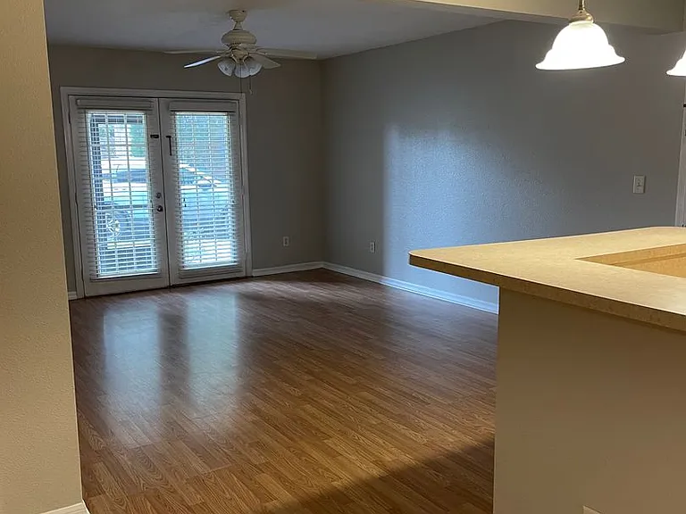 185 N Pearl Lake Cswy #106 — Photo 1