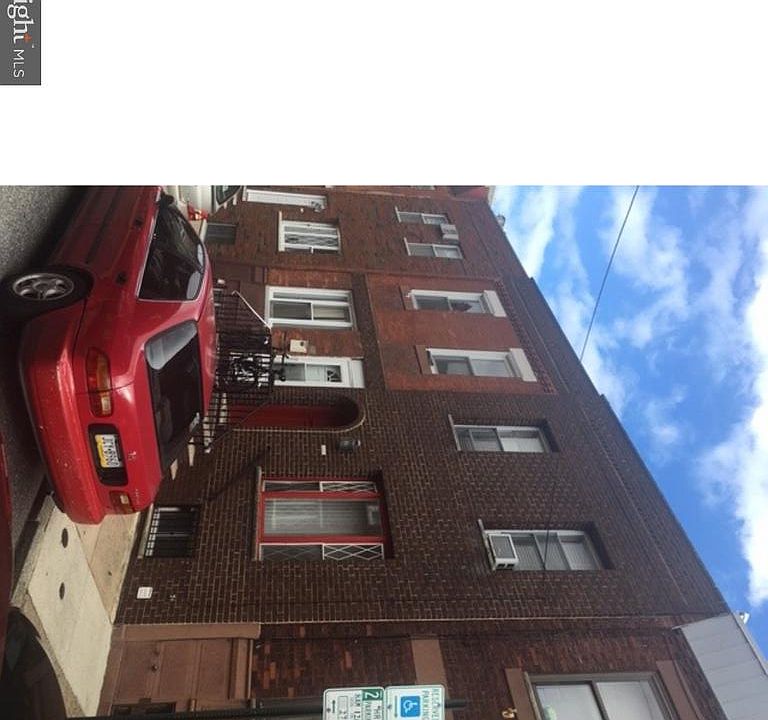 1st image of 2115 S Rosewood St