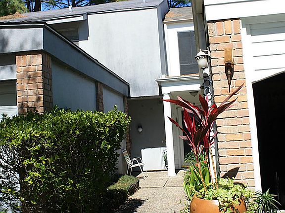 2nd image of 5932 Arncliffe Dr
