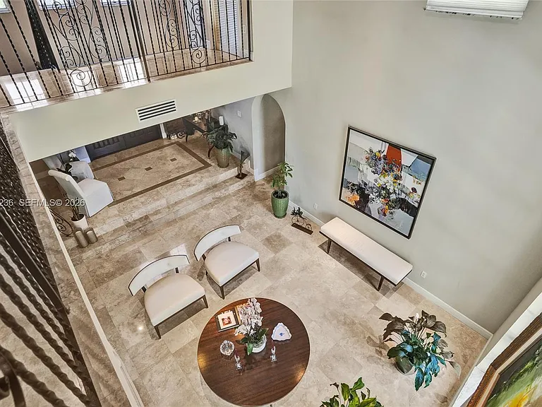 1534 Palancia Ave — Photo 10