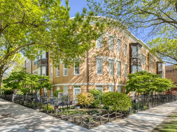 2477 W Montrose Ave, Chicago, IL 60618