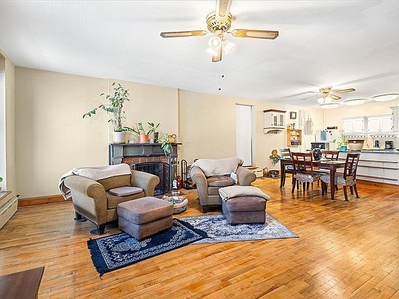 4th image of 366 Lafayette Ave APT 3
