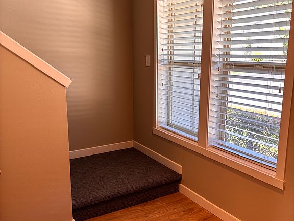 2nd image of 3738 NE Royal View Ave