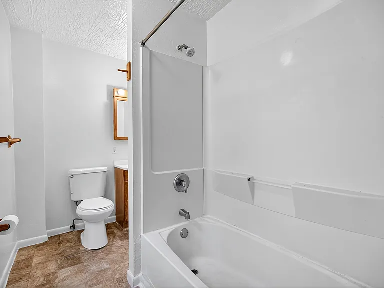 235 Nieman St — Photo 9