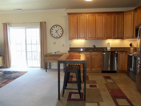 4th image of 8 Wall St APT 401