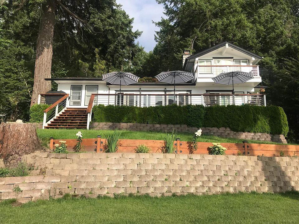 Front (water side) of house