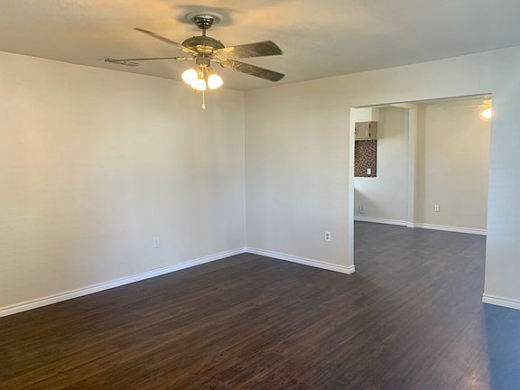 5th image of 3207 Redwood Dr