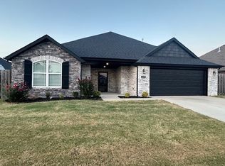 4370 W Barhem Dr, Fayetteville, AR 72704