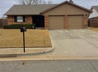 324 Cherryvale Rd, Edmond, OK 73003