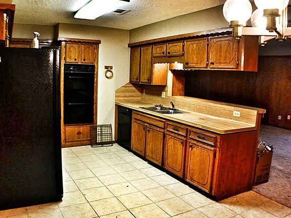 Another view of this open floor plan.