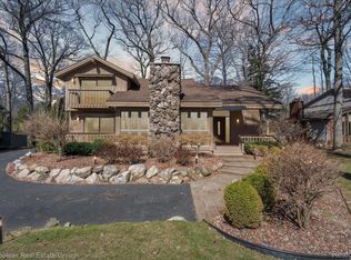 3725 Elder Rd S, West Bloomfield, MI 48324