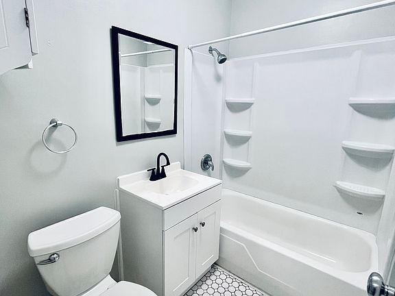 5th image of 216 5th Ave N #626f88f25