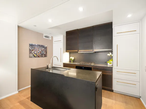 345 West 14th Street image 6 of 20