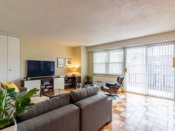 3rd image of 7235 112th St APT 6A