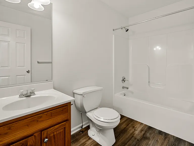 Mill Creek Manor — Photo 32