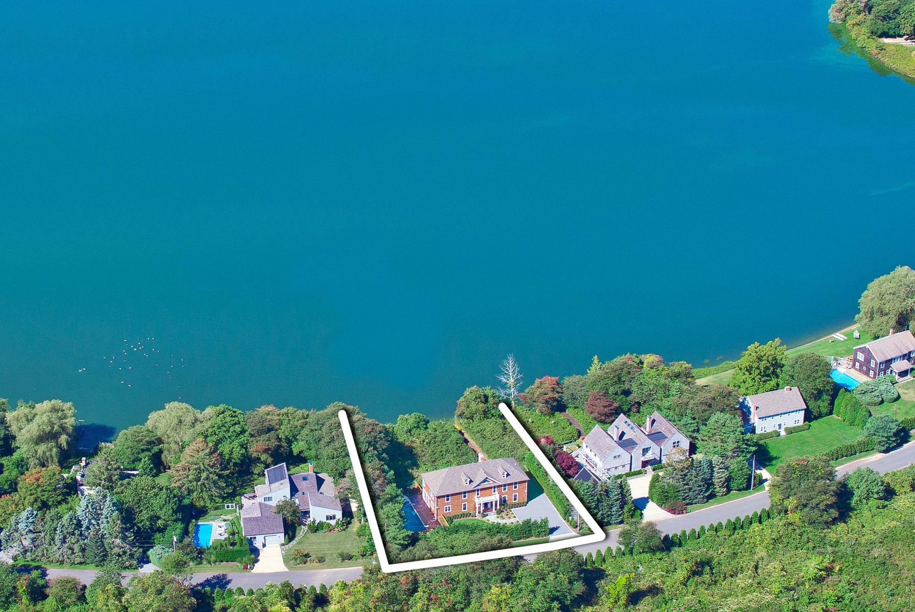 132 Mill Pond Ln in Water Mill Out East