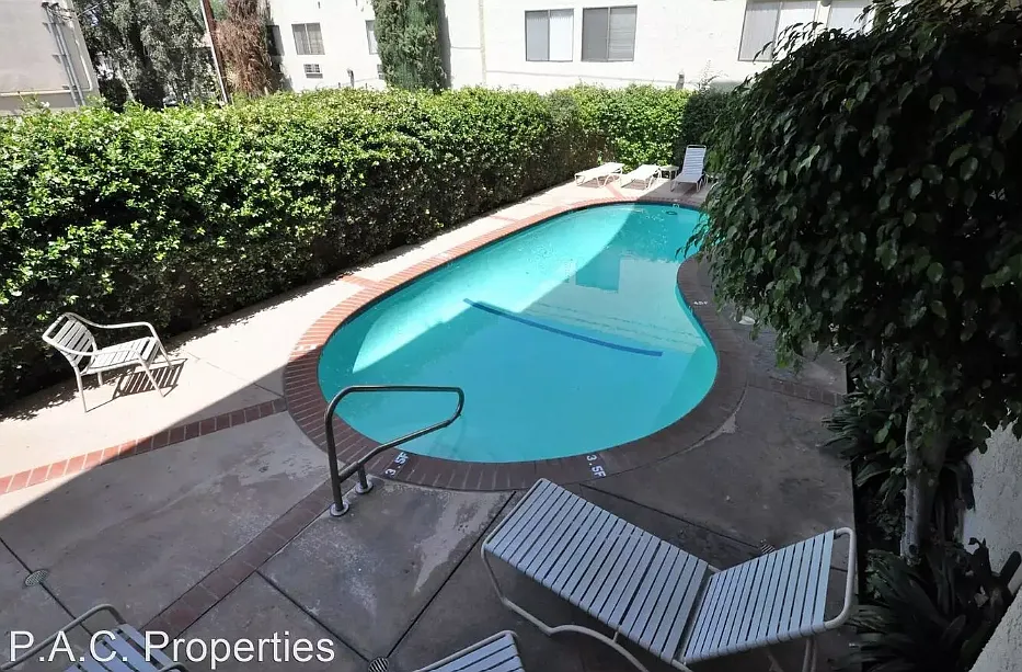 12245 Chandler Blvd — Photo 3
