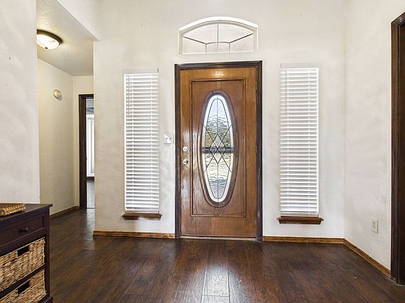 4th image of 1901 SW 44th St