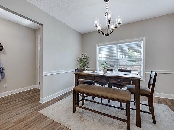 4th image of 8081 Garrett Pines Dr