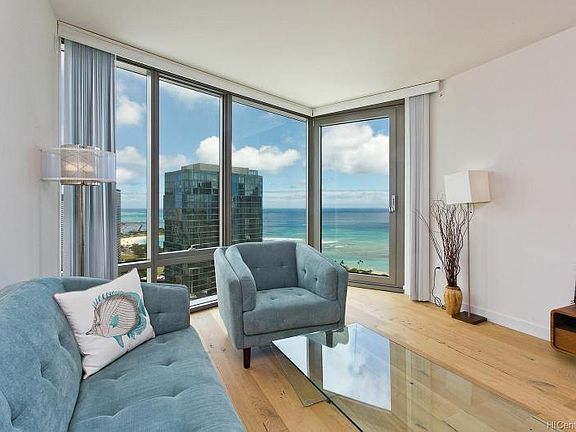 2nd image of 1001 Queen St #3502