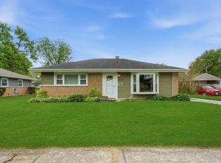 315 Sauganash St, Park Forest, IL 60466