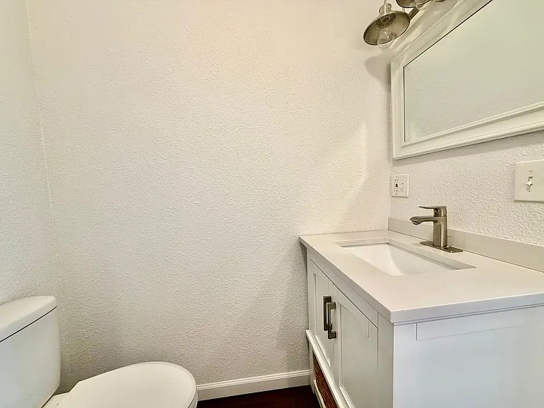 2505 N 48th St — Photo 13