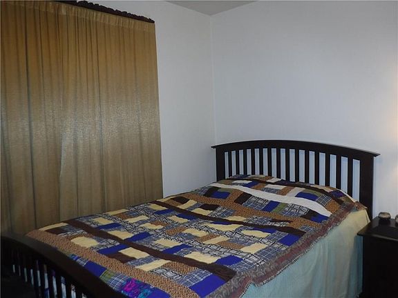 5th image of 7715 Nesbitt Dr
