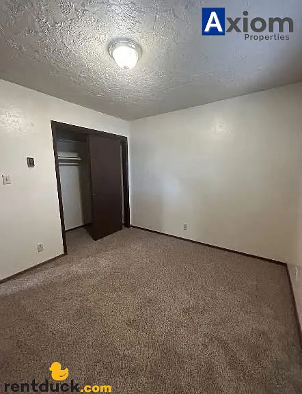 674 W Cedar — Photo 13