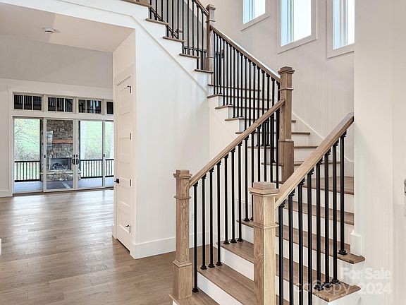 4th image of 350 Mavrick Dr