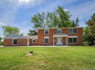 4819 Thorntree Dr, West Bloomfield, MI 48322