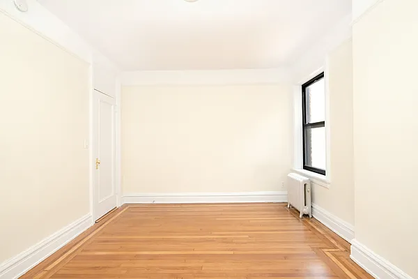 Rented by Compass | media 10