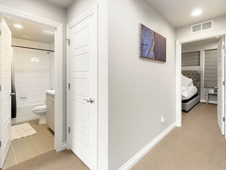 2051 N Downing St #2 — Photo 22