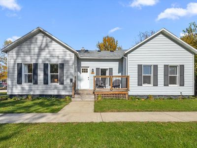 101 Sycamore St E, Three Oaks, MI, 49128