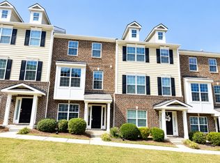 6025 Kentworth Dr, Holly Springs, NC 27540